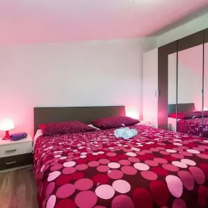 apartments-marnika.hotelinzadar.com/